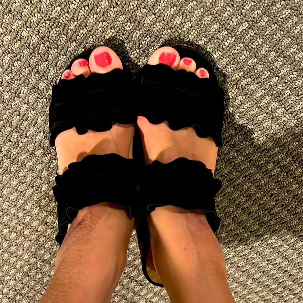 Super cute Free People ruffle sandals